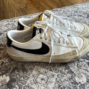 Nike White and Black Low-Top Sneakers